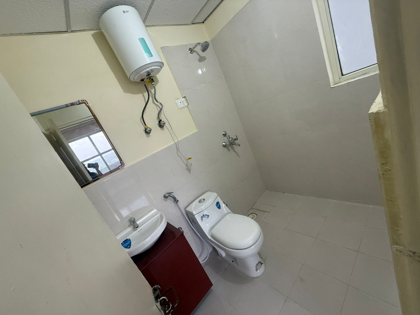 1000155705 2bhk fully Furnished