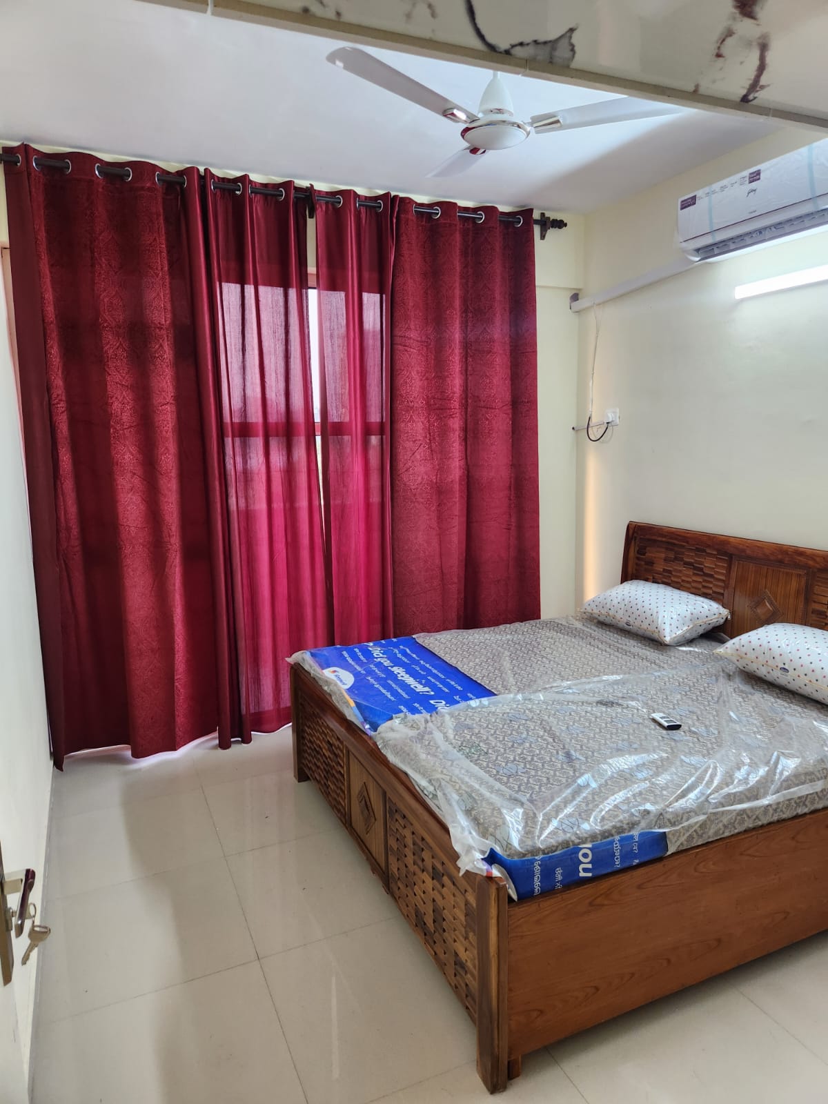 1000159387 2bhk fully Furnished
