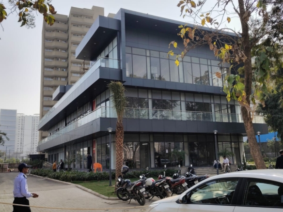 Retail Shops & Smart Investment at Pyramid Midtown Sector 59