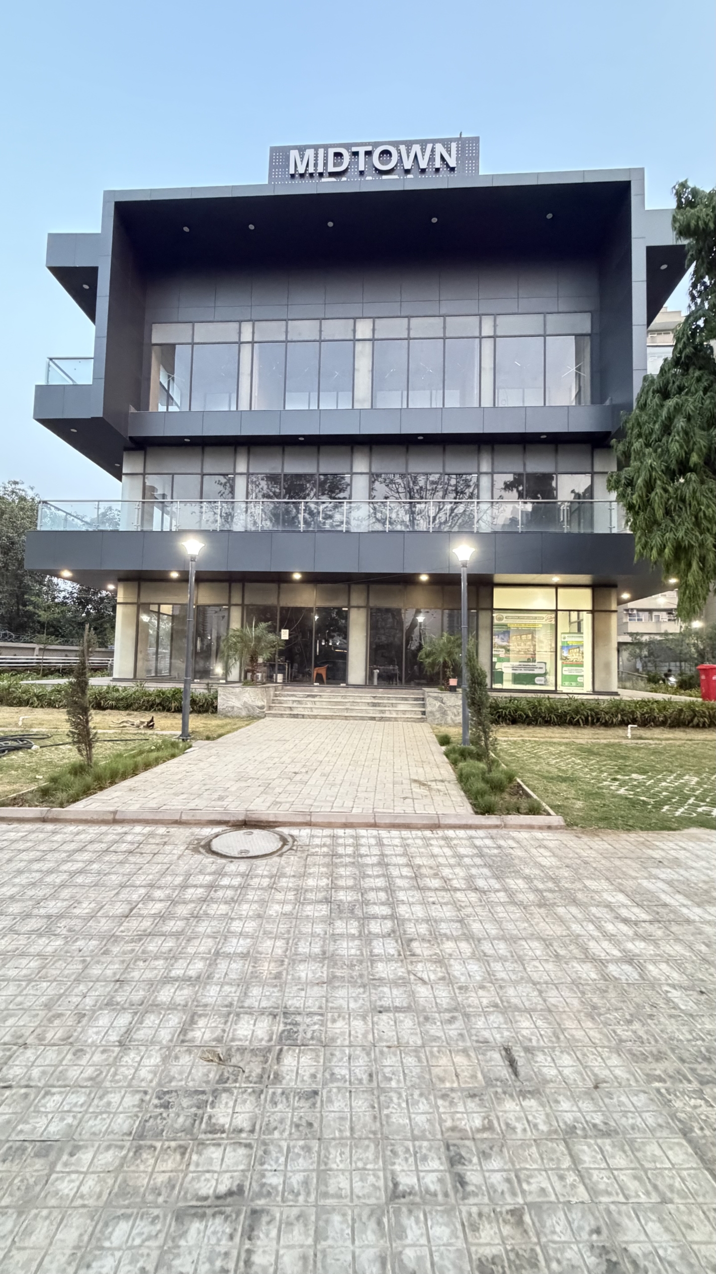 IMG_6536 Ready for possession locable commercial shop :-51lac
